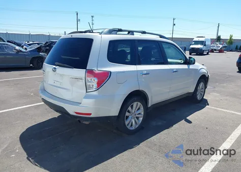 2012 Subaru Forester 2.5X Premium из США, поврежденный, VIN JF2SHADC0CH467440